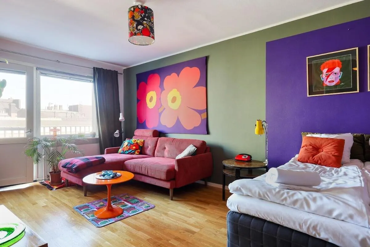 A Stylish Retro Apartment Near The Metro And Essential Services 赫尔辛基