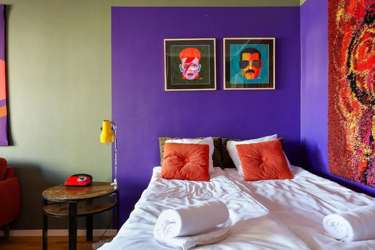 A Stylish Retro Apartment Near The Metro And Essential Services 赫尔辛基