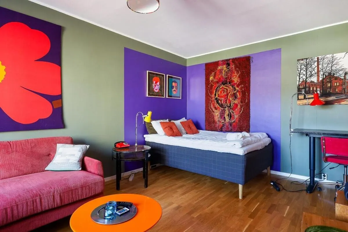 A Stylish Retro Apartment Near The Metro And Essential Services 赫尔辛基